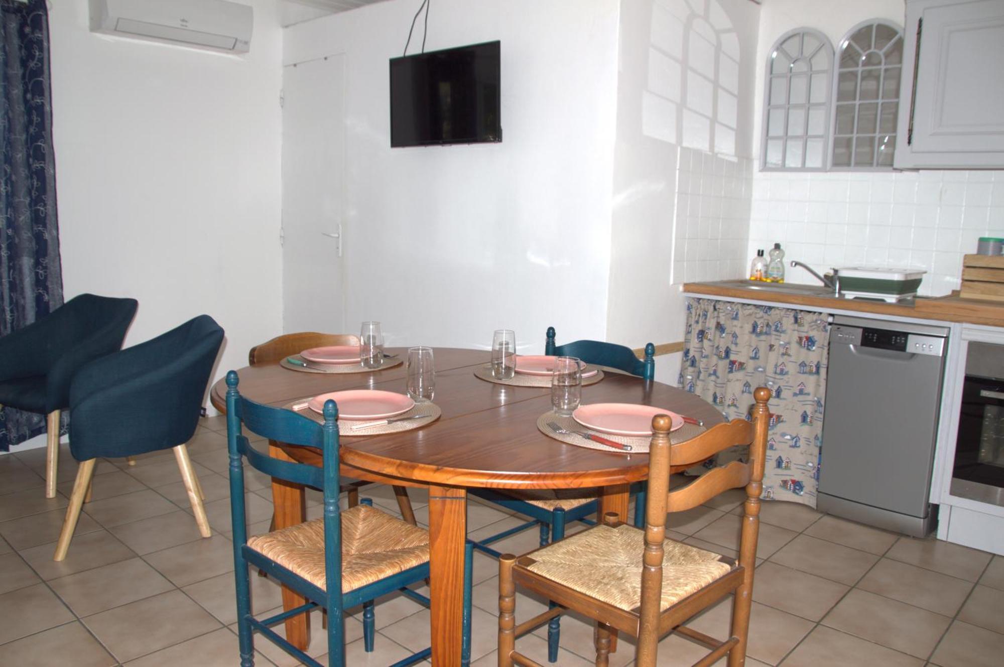 L'Esquirou Appartement Rocbaron Buitenkant foto
